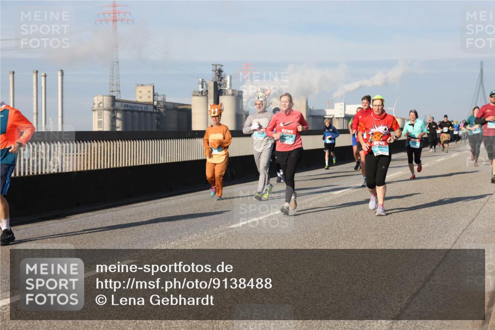 03.10.2025 - Köhlbrandbrückenlauf Lena Gebhardt http://msf.ph/oto/9138488 03.10.2025 09:56:12 Position 2  meine-sportfotos.de