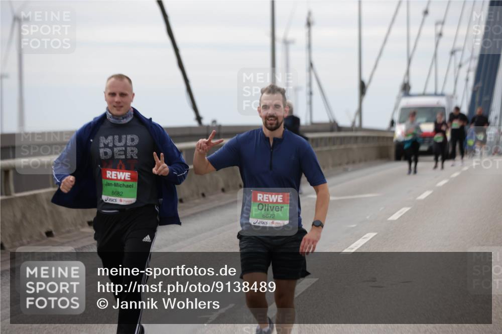 03.10.2025 - Köhlbrandbrückenlauf Jannik Wohlers http://msf.ph/oto/9138489 03.10.2025 16:08:36 Position 1 8682, 8672 meine-sportfotos.de