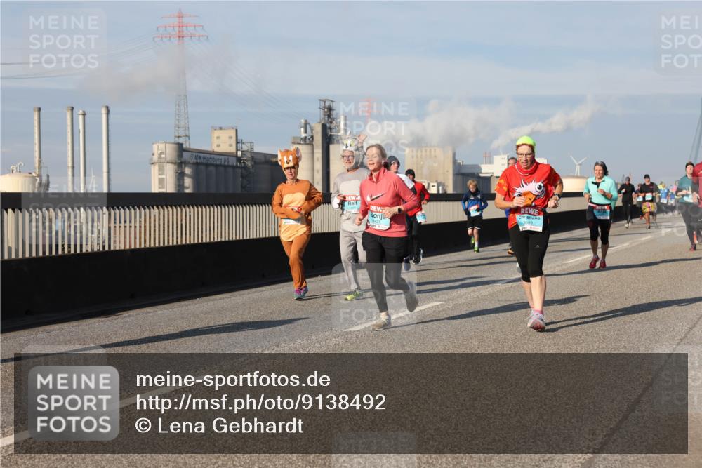 03.10.2025 - Köhlbrandbrückenlauf Lena Gebhardt http://msf.ph/oto/9138492 03.10.2025 09:56:13 Position 2 1431, 699 meine-sportfotos.de