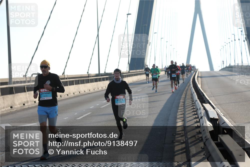 03.10.2025 - Köhlbrandbrückenlauf Yannick Fuchs http://msf.ph/oto/9138497 03.10.2025 08:22:44 Position 2 3414, 3083 meine-sportfotos.de