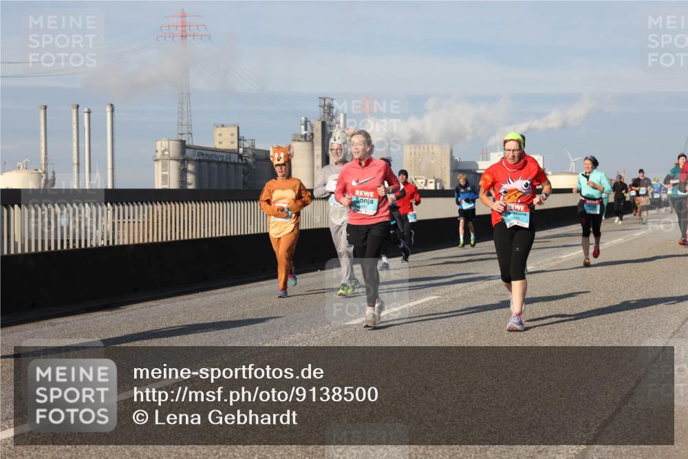 03.10.2025 - Köhlbrandbrückenlauf Lena Gebhardt http://msf.ph/oto/9138500 03.10.2025 09:56:13 Position 2  meine-sportfotos.de