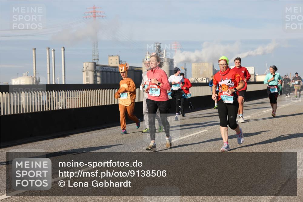03.10.2025 - Köhlbrandbrückenlauf Lena Gebhardt http://msf.ph/oto/9138506 03.10.2025 09:56:13 Position 2 1431, 3699 meine-sportfotos.de