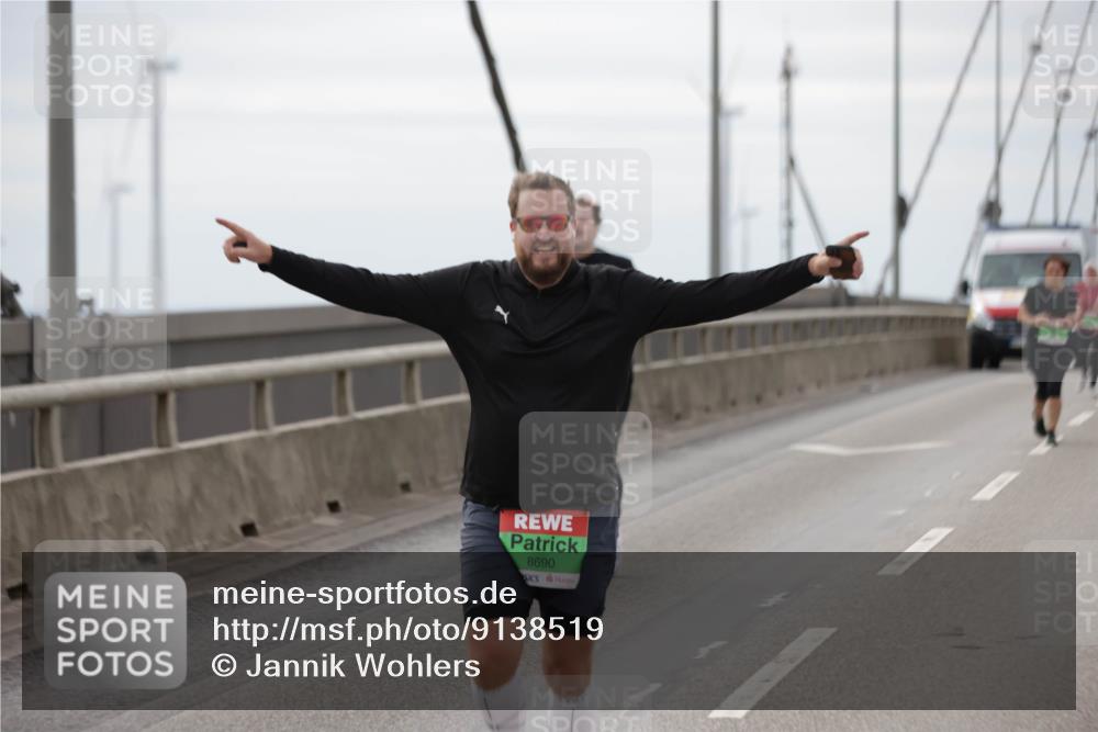 03.10.2025 - Köhlbrandbrückenlauf Jannik Wohlers http://msf.ph/oto/9138519 03.10.2025 16:08:53 Position 1 8690 meine-sportfotos.de
