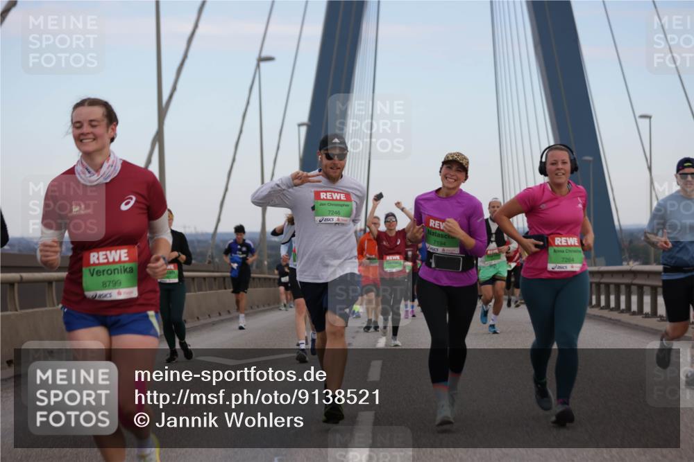 03.10.2025 - Köhlbrandbrückenlauf Jannik Wohlers http://msf.ph/oto/9138521 03.10.2025 15:28:26 Position 1 8799, 7246, 7194, 7264 meine-sportfotos.de