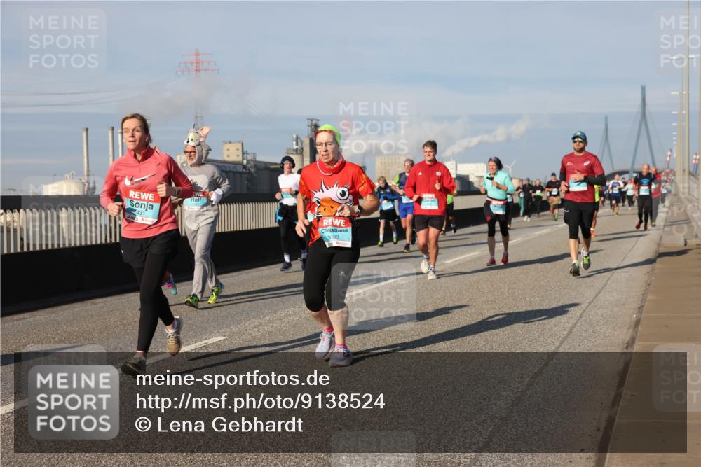 03.10.2025 - Köhlbrandbrückenlauf Lena Gebhardt http://msf.ph/oto/9138524 03.10.2025 09:56:14 Position 2 431, 3699 meine-sportfotos.de