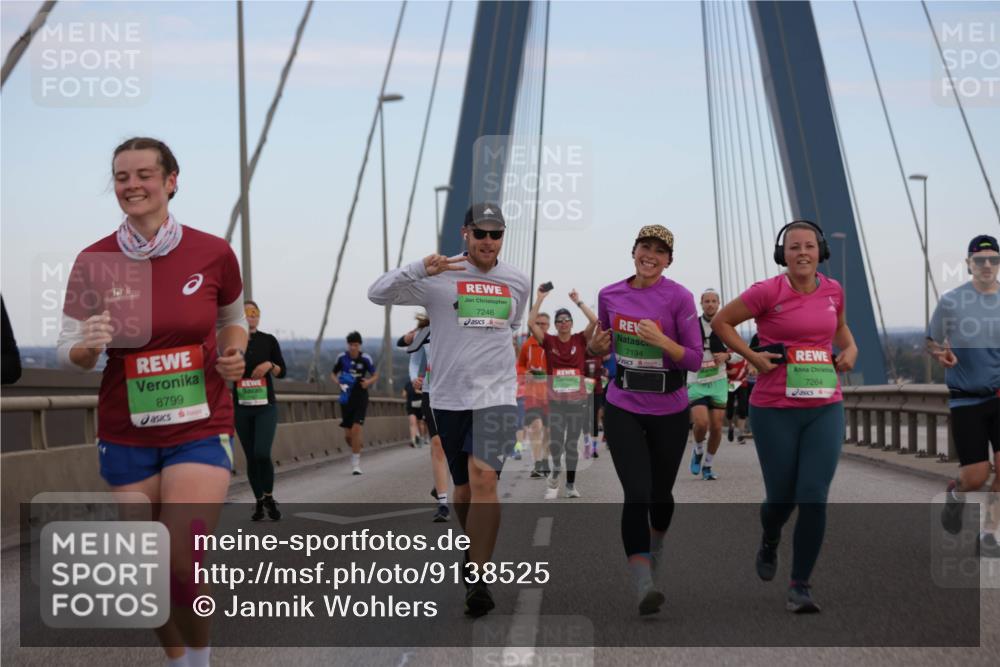 03.10.2025 - Köhlbrandbrückenlauf Jannik Wohlers http://msf.ph/oto/9138525 03.10.2025 15:28:26 Position 1 8799, 7246, 7194, 7264 meine-sportfotos.de