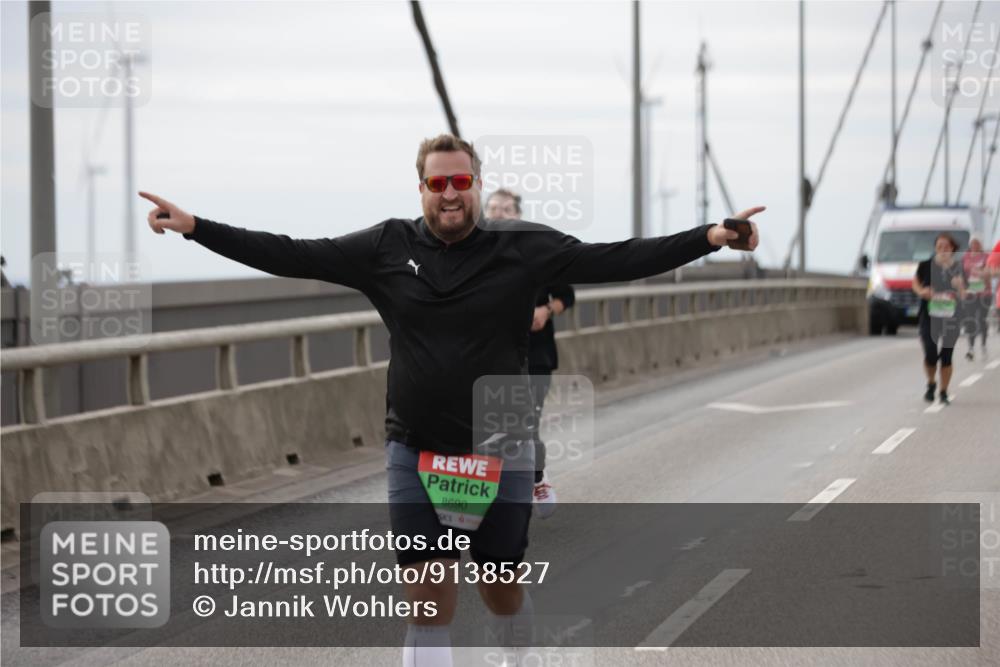 03.10.2025 - Köhlbrandbrückenlauf Jannik Wohlers http://msf.ph/oto/9138527 03.10.2025 16:08:53 Position 1 8690 meine-sportfotos.de