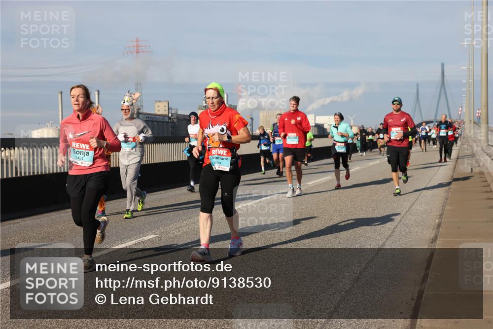 03.10.2025 - Köhlbrandbrückenlauf Lena Gebhardt http://msf.ph/oto/9138530 03.10.2025 09:56:15 Position 2 1431, 3699 meine-sportfotos.de