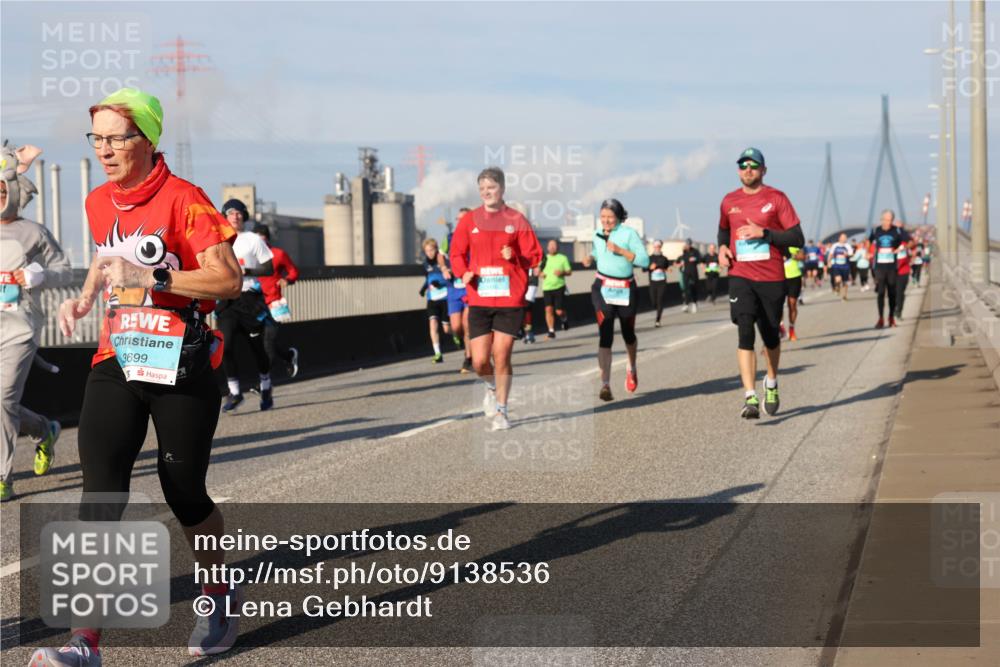 03.10.2025 - Köhlbrandbrückenlauf Lena Gebhardt http://msf.ph/oto/9138536 03.10.2025 09:56:15 Position 2 3699 meine-sportfotos.de