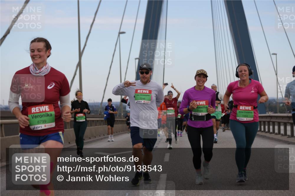 03.10.2025 - Köhlbrandbrückenlauf Jannik Wohlers http://msf.ph/oto/9138543 03.10.2025 15:28:26 Position 1 8799, 7246, 7194, 7264 meine-sportfotos.de