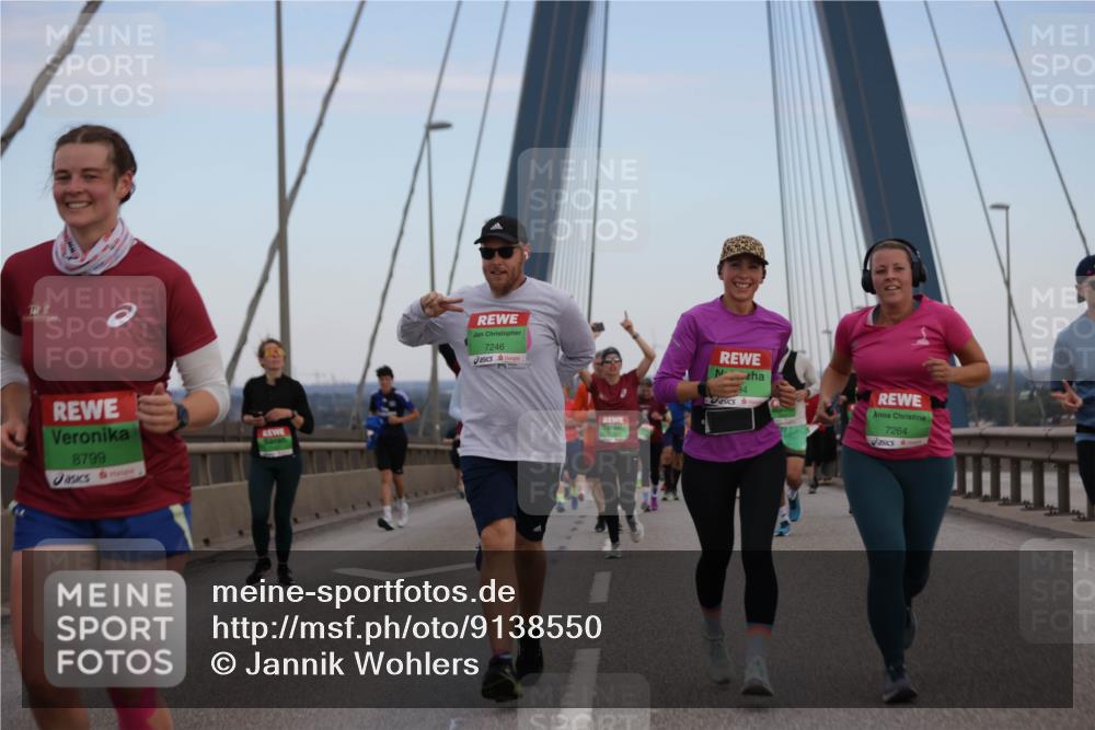 03.10.2025 - Köhlbrandbrückenlauf Jannik Wohlers http://msf.ph/oto/9138550 03.10.2025 15:28:26 Position 1 11, 8799, 7246, 7264 meine-sportfotos.de