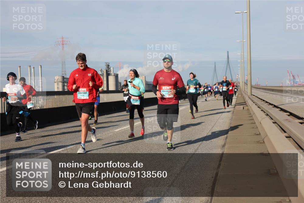 03.10.2025 - Köhlbrandbrückenlauf Lena Gebhardt http://msf.ph/oto/9138560 03.10.2025 09:56:17 Position 2 1456, 1770 meine-sportfotos.de