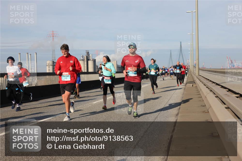 03.10.2025 - Köhlbrandbrückenlauf Lena Gebhardt http://msf.ph/oto/9138563 03.10.2025 09:56:17 Position 2 1770, 1456, 1337 meine-sportfotos.de