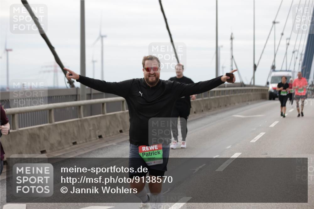 03.10.2025 - Köhlbrandbrückenlauf Jannik Wohlers http://msf.ph/oto/9138570 03.10.2025 16:08:54 Position 1 8690 meine-sportfotos.de