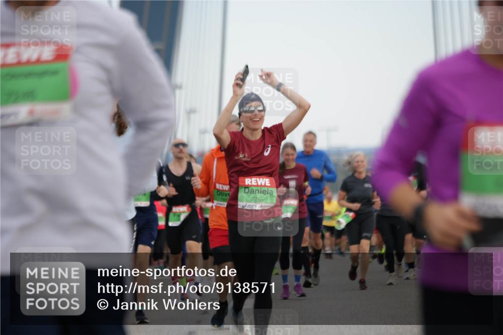 03.10.2025 - Köhlbrandbrückenlauf Jannik Wohlers http://msf.ph/oto/9138571 03.10.2025 15:28:27 Position 1 7765 meine-sportfotos.de