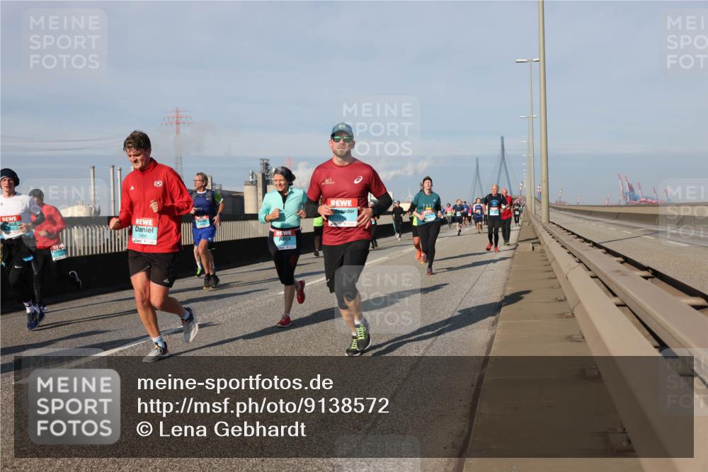 03.10.2025 - Köhlbrandbrückenlauf Lena Gebhardt http://msf.ph/oto/9138572 03.10.2025 09:56:17 Position 2 1456 meine-sportfotos.de