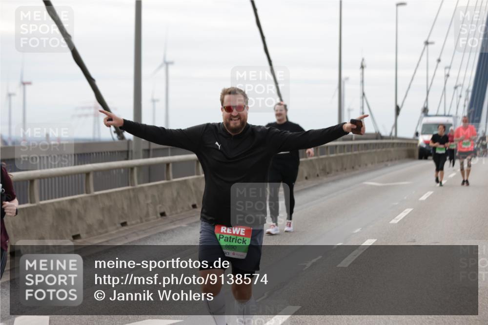 03.10.2025 - Köhlbrandbrückenlauf Jannik Wohlers http://msf.ph/oto/9138574 03.10.2025 16:08:54 Position 1 8690 meine-sportfotos.de