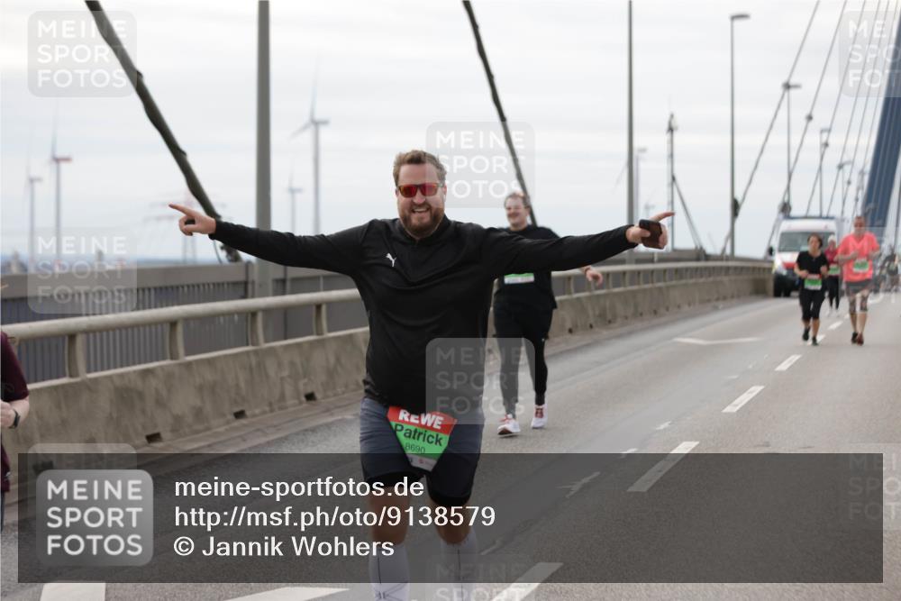 03.10.2025 - Köhlbrandbrückenlauf Jannik Wohlers http://msf.ph/oto/9138579 03.10.2025 16:08:54 Position 1 8690 meine-sportfotos.de