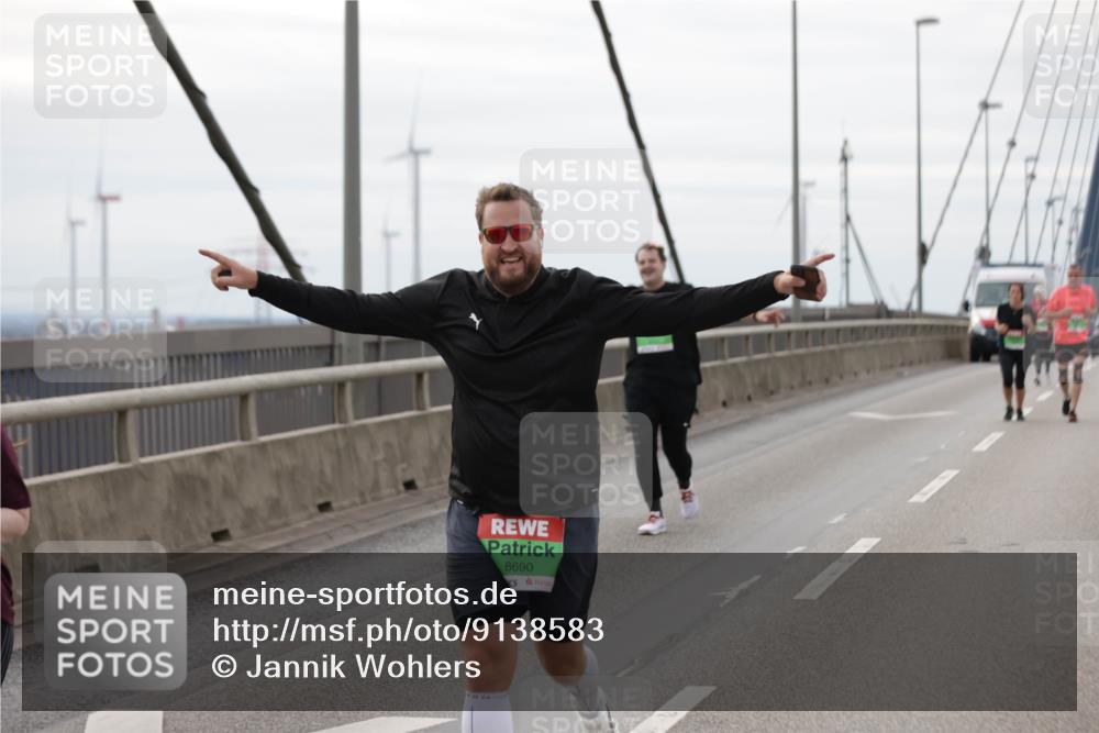 03.10.2025 - Köhlbrandbrückenlauf Jannik Wohlers http://msf.ph/oto/9138583 03.10.2025 16:08:54 Position 1 8690 meine-sportfotos.de