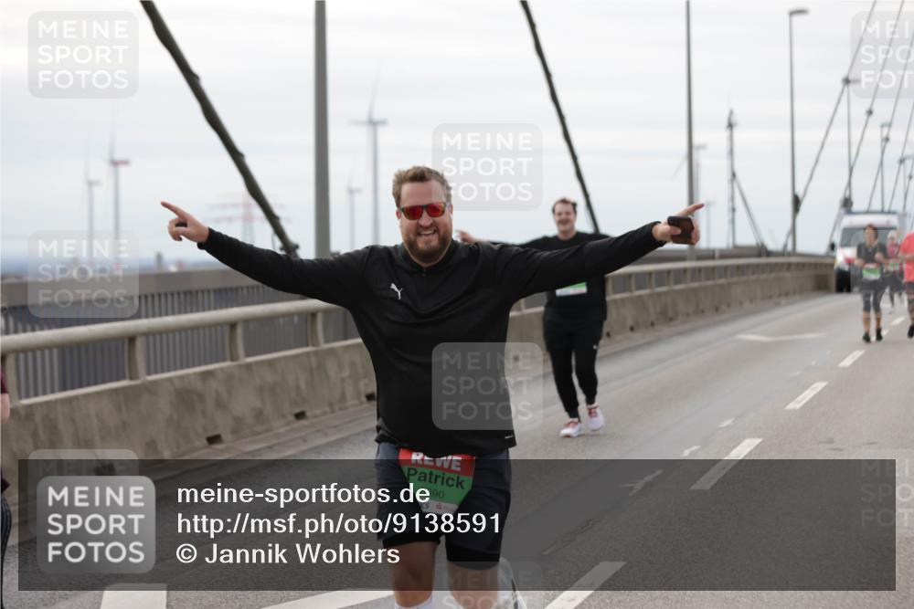 03.10.2025 - Köhlbrandbrückenlauf Jannik Wohlers http://msf.ph/oto/9138591 03.10.2025 16:08:54 Position 1 8690 meine-sportfotos.de