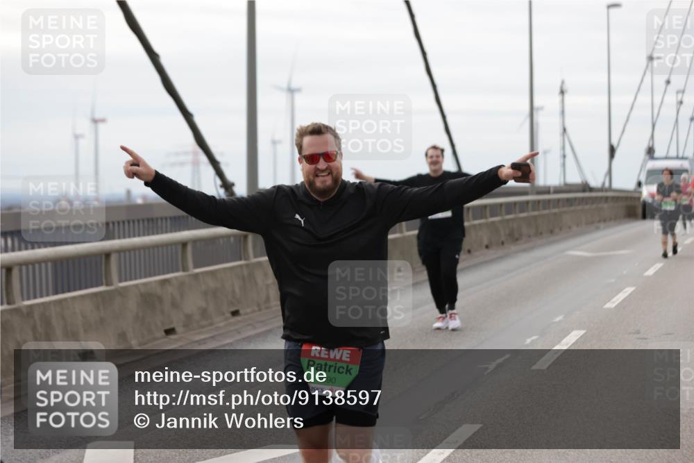 03.10.2025 - Köhlbrandbrückenlauf Jannik Wohlers http://msf.ph/oto/9138597 03.10.2025 16:08:54 Position 1 8690 meine-sportfotos.de