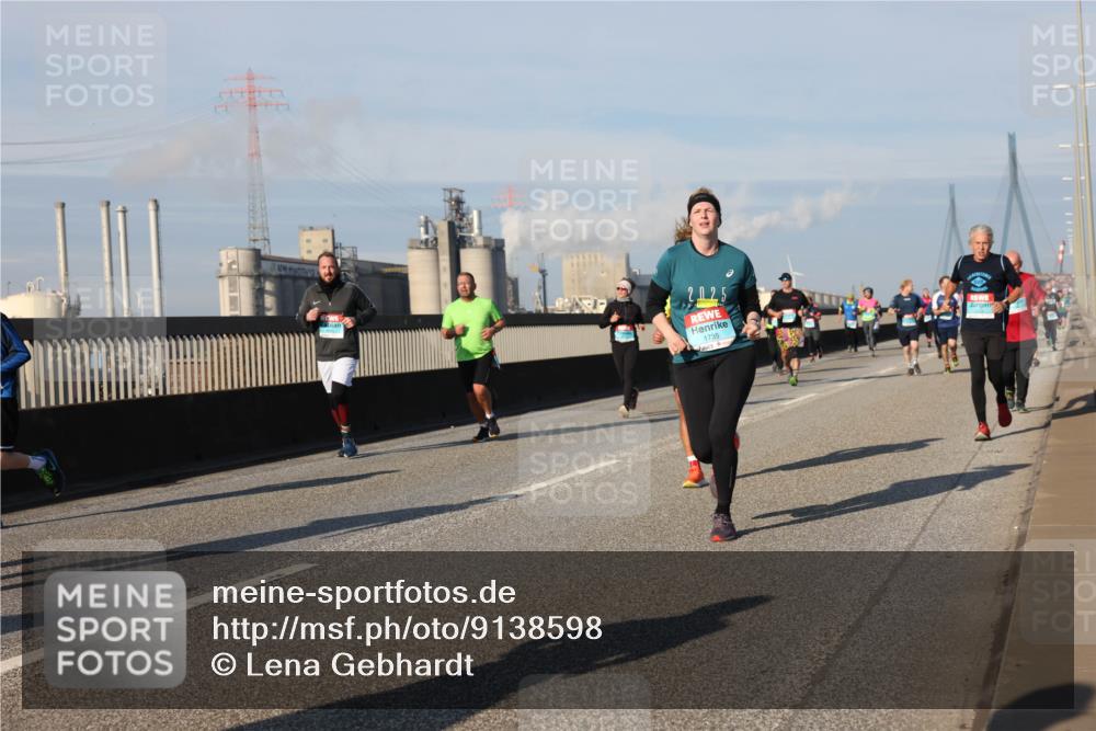 03.10.2025 - Köhlbrandbrückenlauf Lena Gebhardt http://msf.ph/oto/9138598 03.10.2025 09:56:19 Position 2 2025, 1735 meine-sportfotos.de
