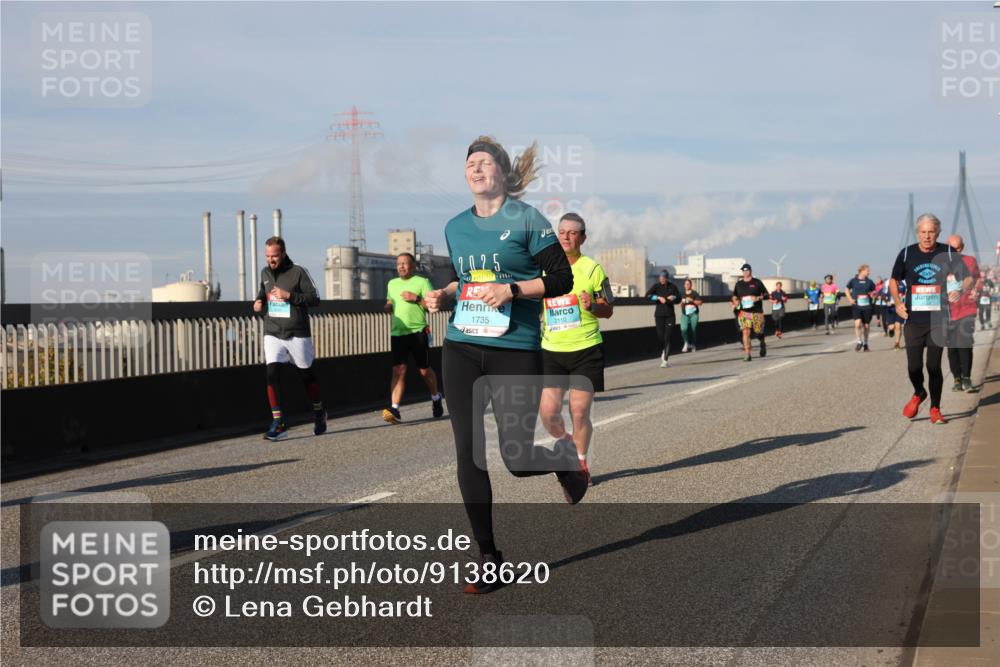 03.10.2025 - Köhlbrandbrückenlauf Lena Gebhardt http://msf.ph/oto/9138620 03.10.2025 09:56:20 Position 2 202, 5, 1735, 2110 meine-sportfotos.de