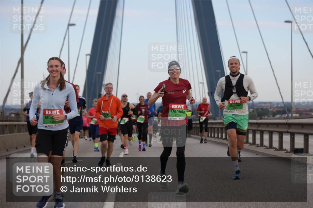 03.10.2025 - Köhlbrandbrückenlauf Jannik Wohlers http://msf.ph/oto/9138623 03.10.2025 15:28:29 Position 1 7487, 7765, 9261 meine-sportfotos.de