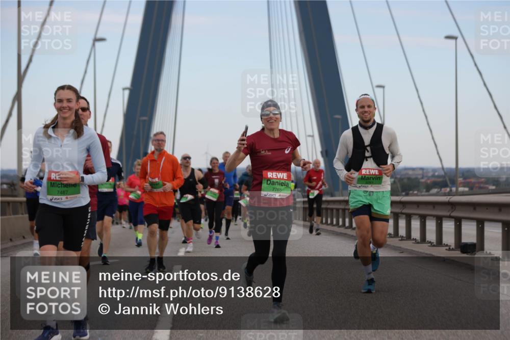 03.10.2025 - Köhlbrandbrückenlauf Jannik Wohlers http://msf.ph/oto/9138628 03.10.2025 15:28:29 Position 1 7487, 7765, 9261 meine-sportfotos.de
