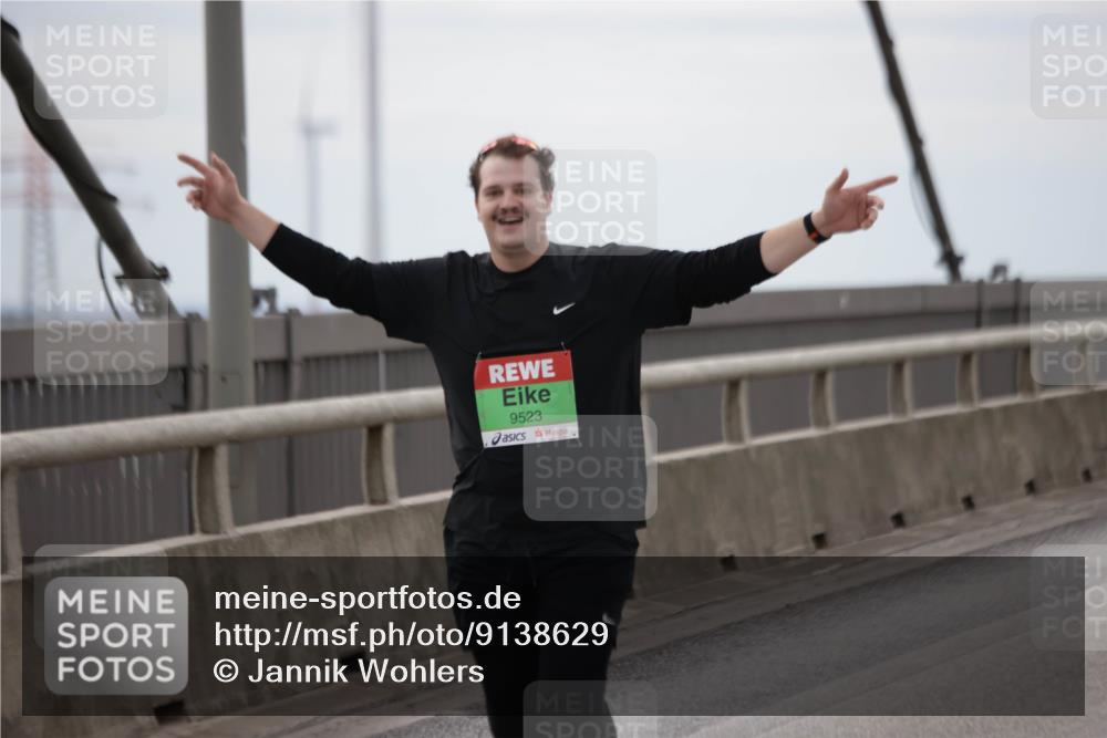 03.10.2025 - Köhlbrandbrückenlauf Jannik Wohlers http://msf.ph/oto/9138629 03.10.2025 16:08:56 Position 1 9523 meine-sportfotos.de