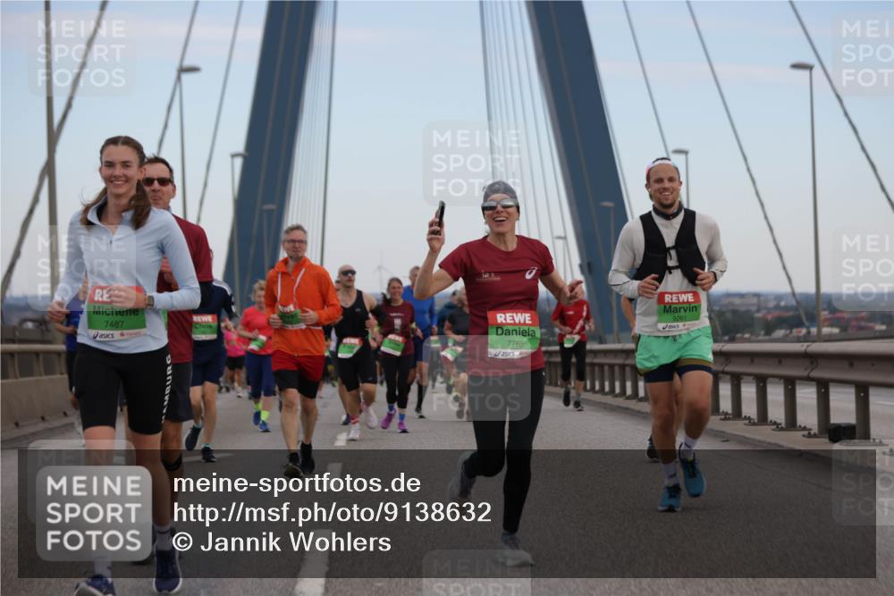 03.10.2025 - Köhlbrandbrückenlauf Jannik Wohlers http://msf.ph/oto/9138632 03.10.2025 15:28:29 Position 1 7487, 7765, 9261 meine-sportfotos.de