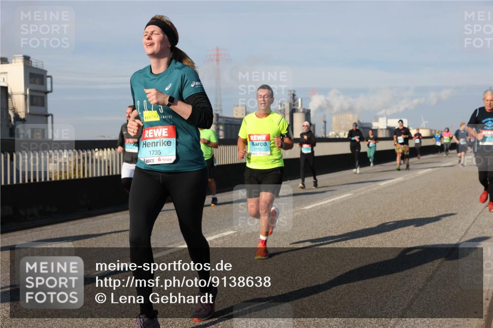 03.10.2025 - Köhlbrandbrückenlauf Lena Gebhardt http://msf.ph/oto/9138638 03.10.2025 09:56:20 Position 2 1735, 2110 meine-sportfotos.de