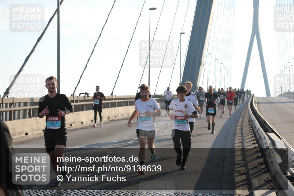 03.10.2025 - Köhlbrandbrückenlauf Yannick Fuchs http://msf.ph/oto/9138639 03.10.2025 08:23:00 Position 2 1068, 3338, 24, 1112 meine-sportfotos.de