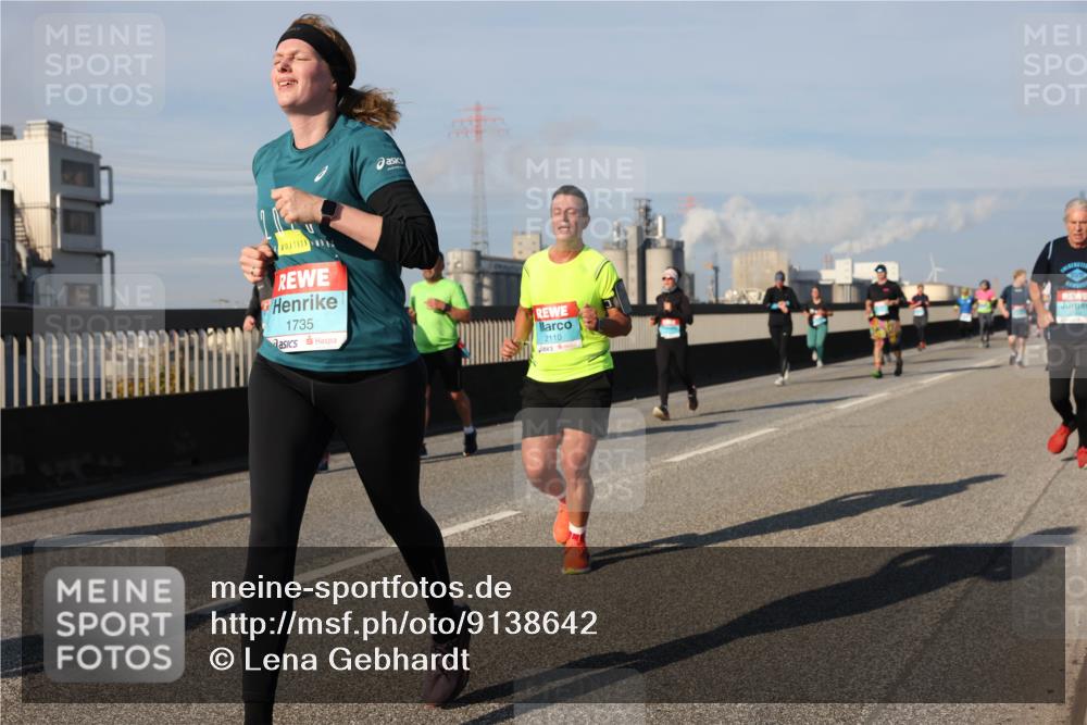 03.10.2025 - Köhlbrandbrückenlauf Lena Gebhardt http://msf.ph/oto/9138642 03.10.2025 09:56:20 Position 2 1735, 2110 meine-sportfotos.de