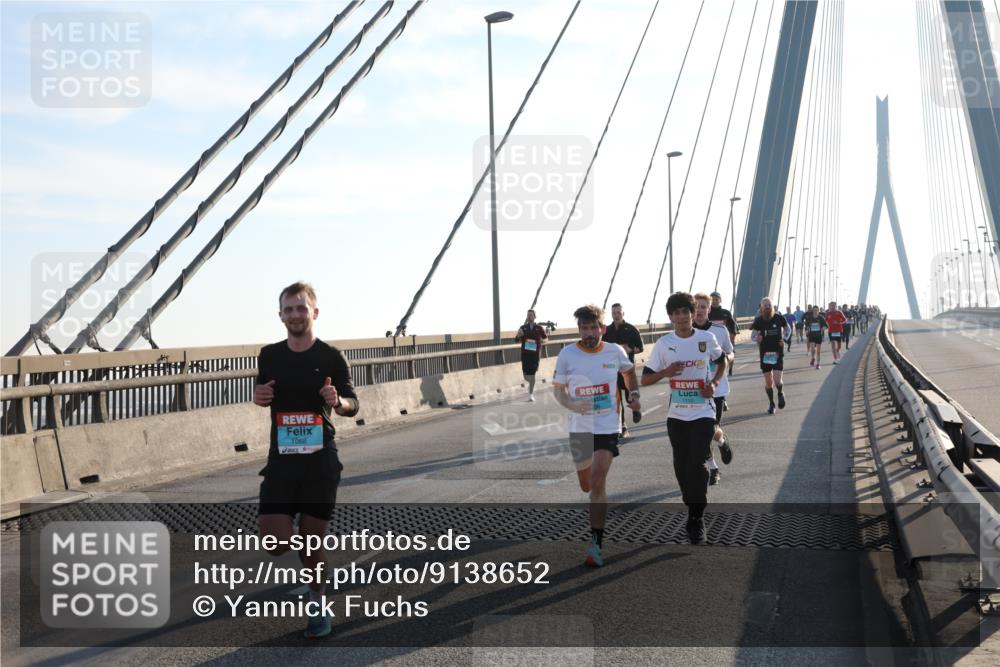 03.10.2025 - Köhlbrandbrückenlauf Yannick Fuchs http://msf.ph/oto/9138652 03.10.2025 08:23:01 Position 2 24, 1112, 1068 meine-sportfotos.de