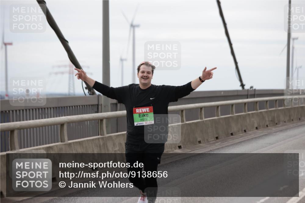 03.10.2025 - Köhlbrandbrückenlauf Jannik Wohlers http://msf.ph/oto/9138656 03.10.2025 16:08:56 Position 1 9523 meine-sportfotos.de