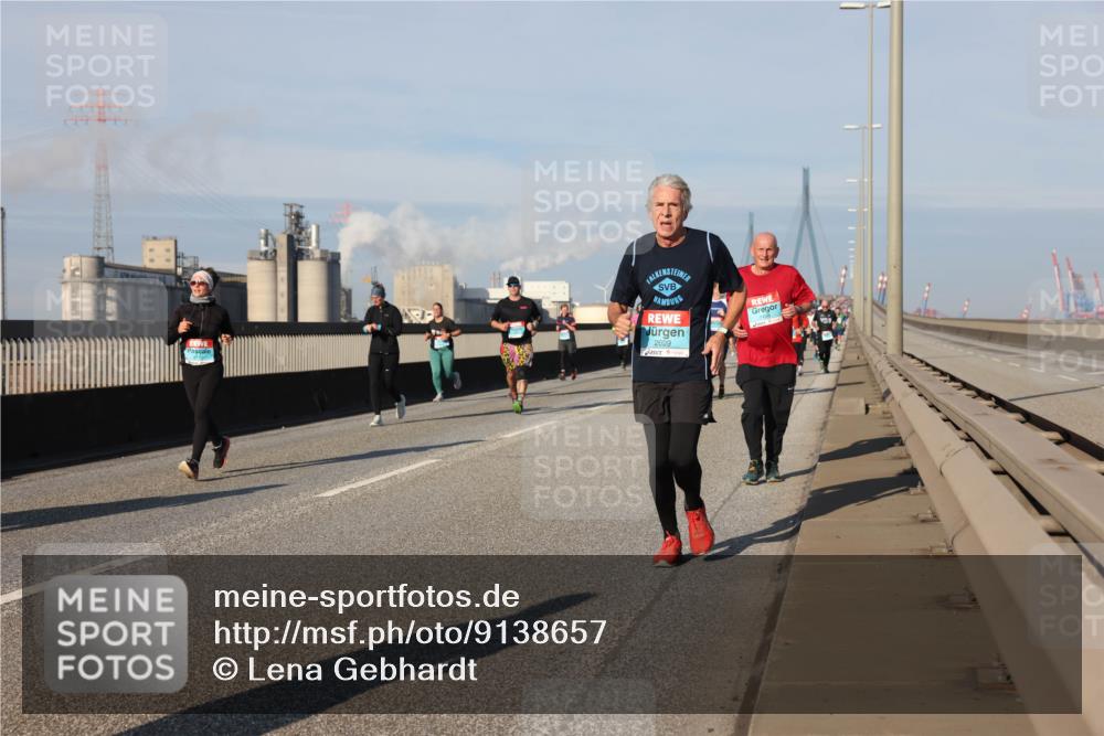 03.10.2025 - Köhlbrandbrückenlauf Lena Gebhardt http://msf.ph/oto/9138657 03.10.2025 09:56:21 Position 2 2699 meine-sportfotos.de