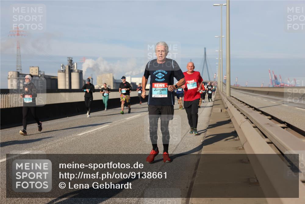 03.10.2025 - Köhlbrandbrückenlauf Lena Gebhardt http://msf.ph/oto/9138661 03.10.2025 09:56:22 Position 2 2699 meine-sportfotos.de