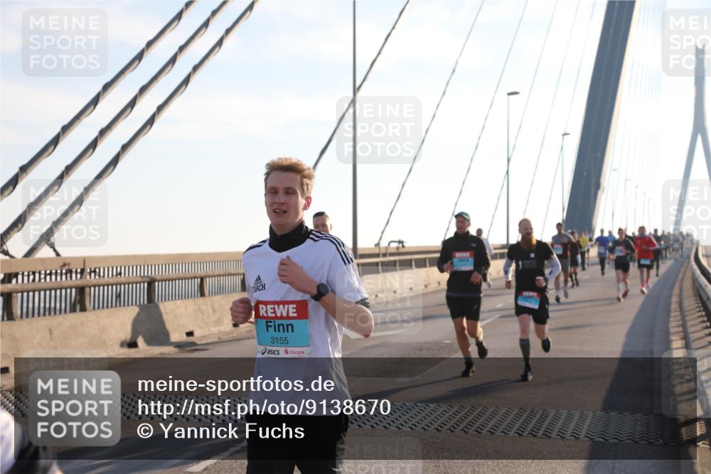 03.10.2025 - Köhlbrandbrückenlauf Yannick Fuchs http://msf.ph/oto/9138670 03.10.2025 08:23:03 Position 2 3155 meine-sportfotos.de