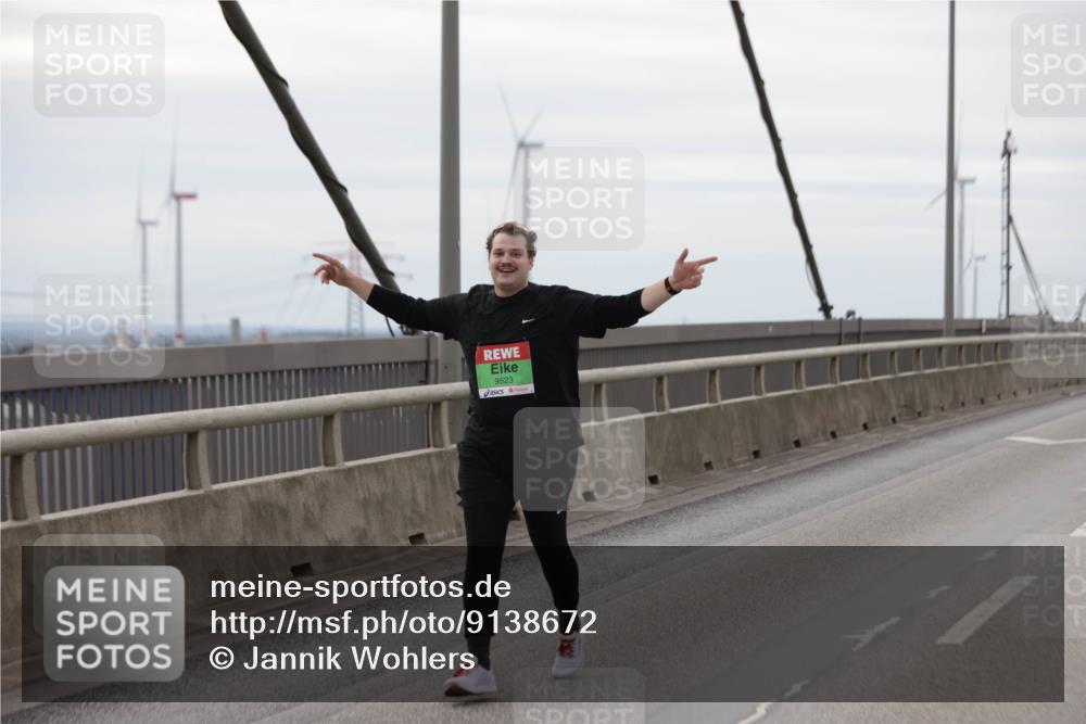 03.10.2025 - Köhlbrandbrückenlauf Jannik Wohlers http://msf.ph/oto/9138672 03.10.2025 16:08:56 Position 1 9523 meine-sportfotos.de