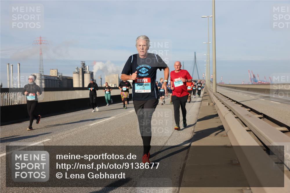 03.10.2025 - Köhlbrandbrückenlauf Lena Gebhardt http://msf.ph/oto/9138677 03.10.2025 09:56:22 Position 2 2699 meine-sportfotos.de