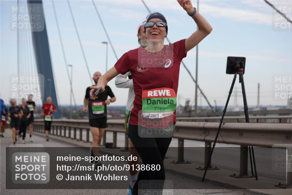 03.10.2025 - Köhlbrandbrückenlauf Jannik Wohlers http://msf.ph/oto/9138680 03.10.2025 15:28:31 Position 1 7765 meine-sportfotos.de