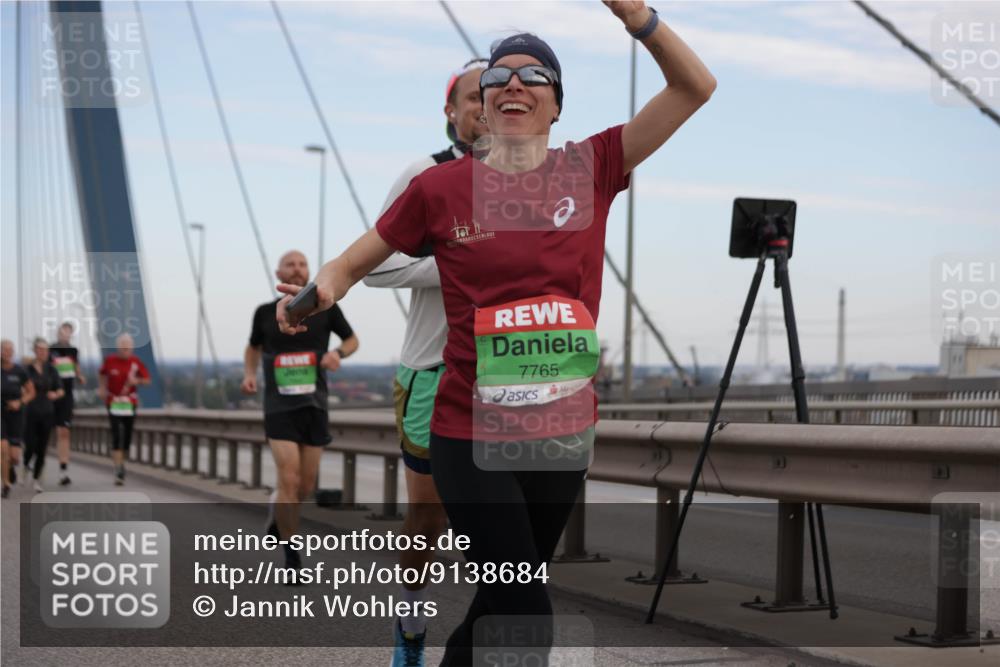 03.10.2025 - Köhlbrandbrückenlauf Jannik Wohlers http://msf.ph/oto/9138684 03.10.2025 15:28:31 Position 1 7765 meine-sportfotos.de