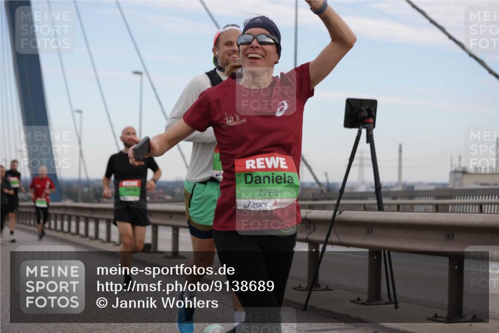 03.10.2025 - Köhlbrandbrückenlauf Jannik Wohlers http://msf.ph/oto/9138689 03.10.2025 15:28:31 Position 1 7765 meine-sportfotos.de