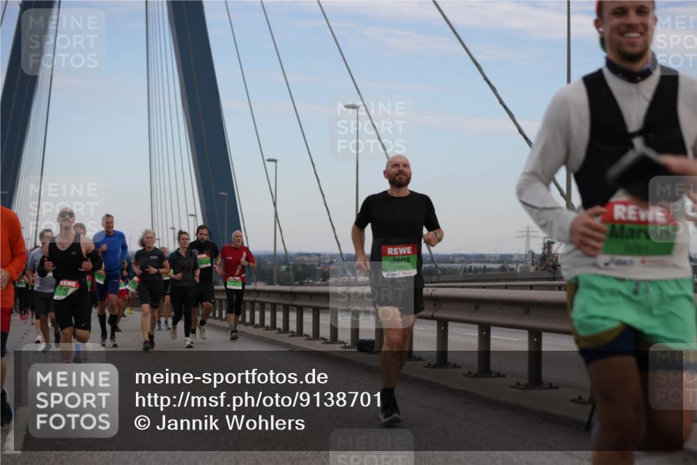 03.10.2025 - Köhlbrandbrückenlauf Jannik Wohlers http://msf.ph/oto/9138701 03.10.2025 15:28:31 Position 1 7995, 9261 meine-sportfotos.de