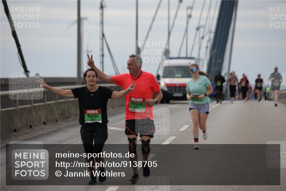 03.10.2025 - Köhlbrandbrückenlauf Jannik Wohlers http://msf.ph/oto/9138705 03.10.2025 16:09:00 Position 1 7682, 8284 meine-sportfotos.de