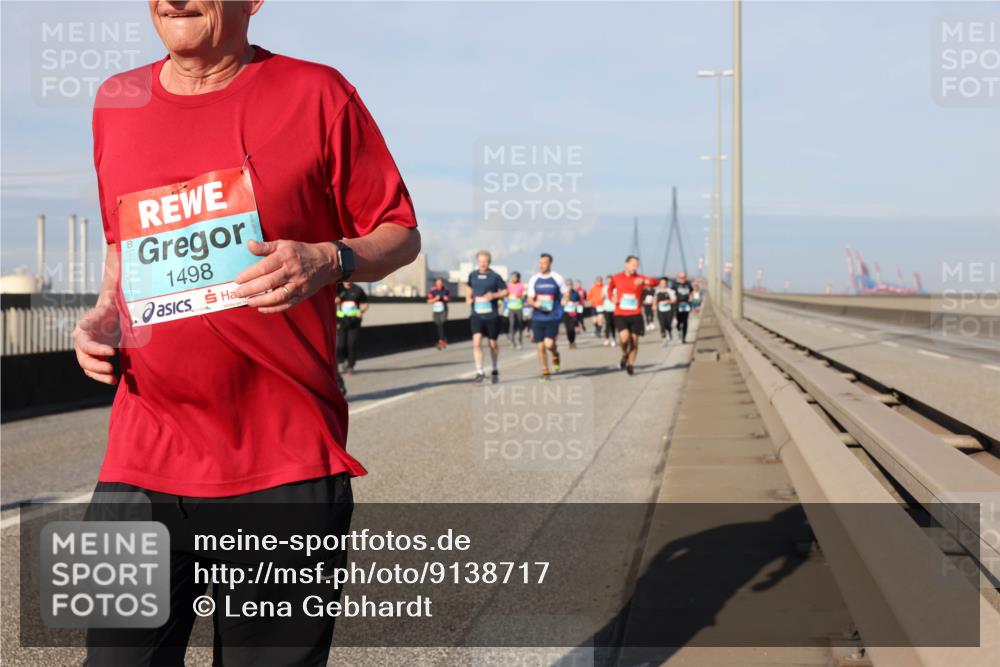 03.10.2025 - Köhlbrandbrückenlauf Lena Gebhardt http://msf.ph/oto/9138717 03.10.2025 09:56:25 Position 2 1498 meine-sportfotos.de