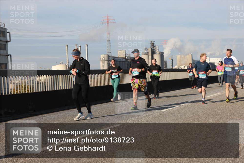 03.10.2025 - Köhlbrandbrückenlauf Lena Gebhardt http://msf.ph/oto/9138723 03.10.2025 09:56:25 Position 2  meine-sportfotos.de