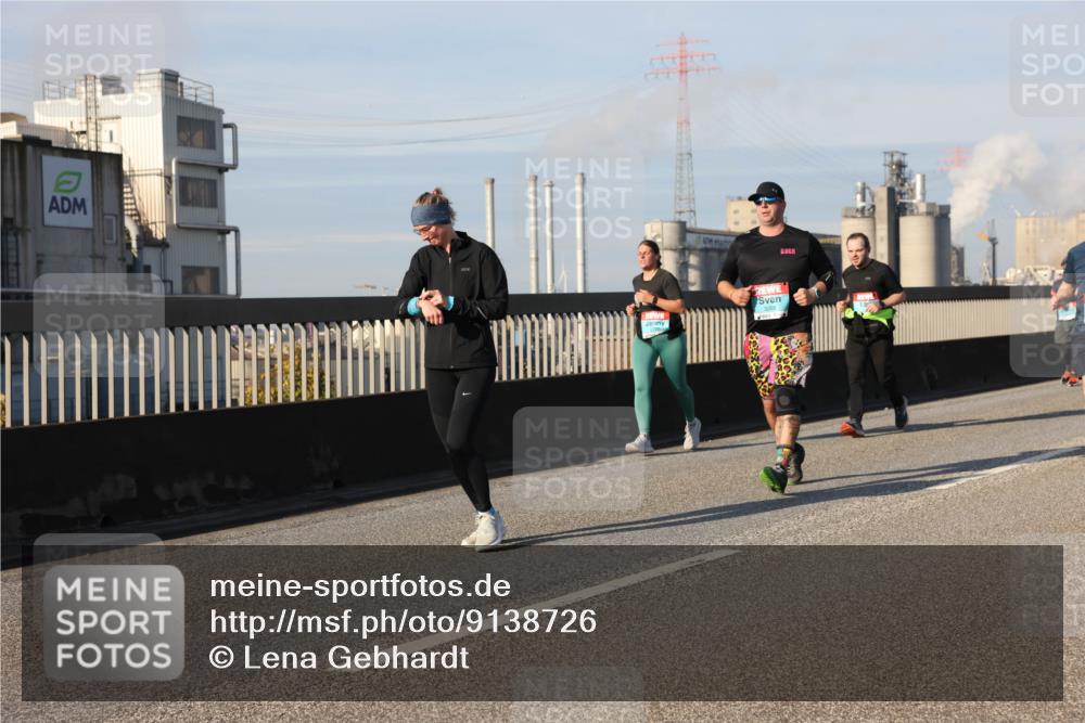 03.10.2025 - Köhlbrandbrückenlauf Lena Gebhardt http://msf.ph/oto/9138726 03.10.2025 09:56:26 Position 2 3268 meine-sportfotos.de