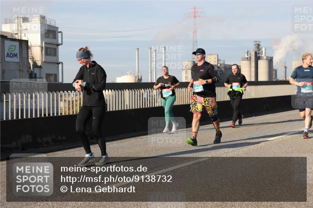 03.10.2025 - Köhlbrandbrückenlauf Lena Gebhardt http://msf.ph/oto/9138732 03.10.2025 09:56:26 Position 2 3268 meine-sportfotos.de